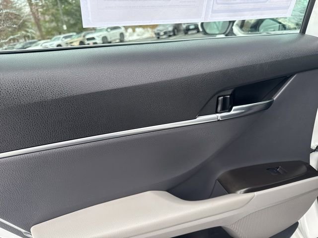 Certified 2022 Toyota Camry LE image 10