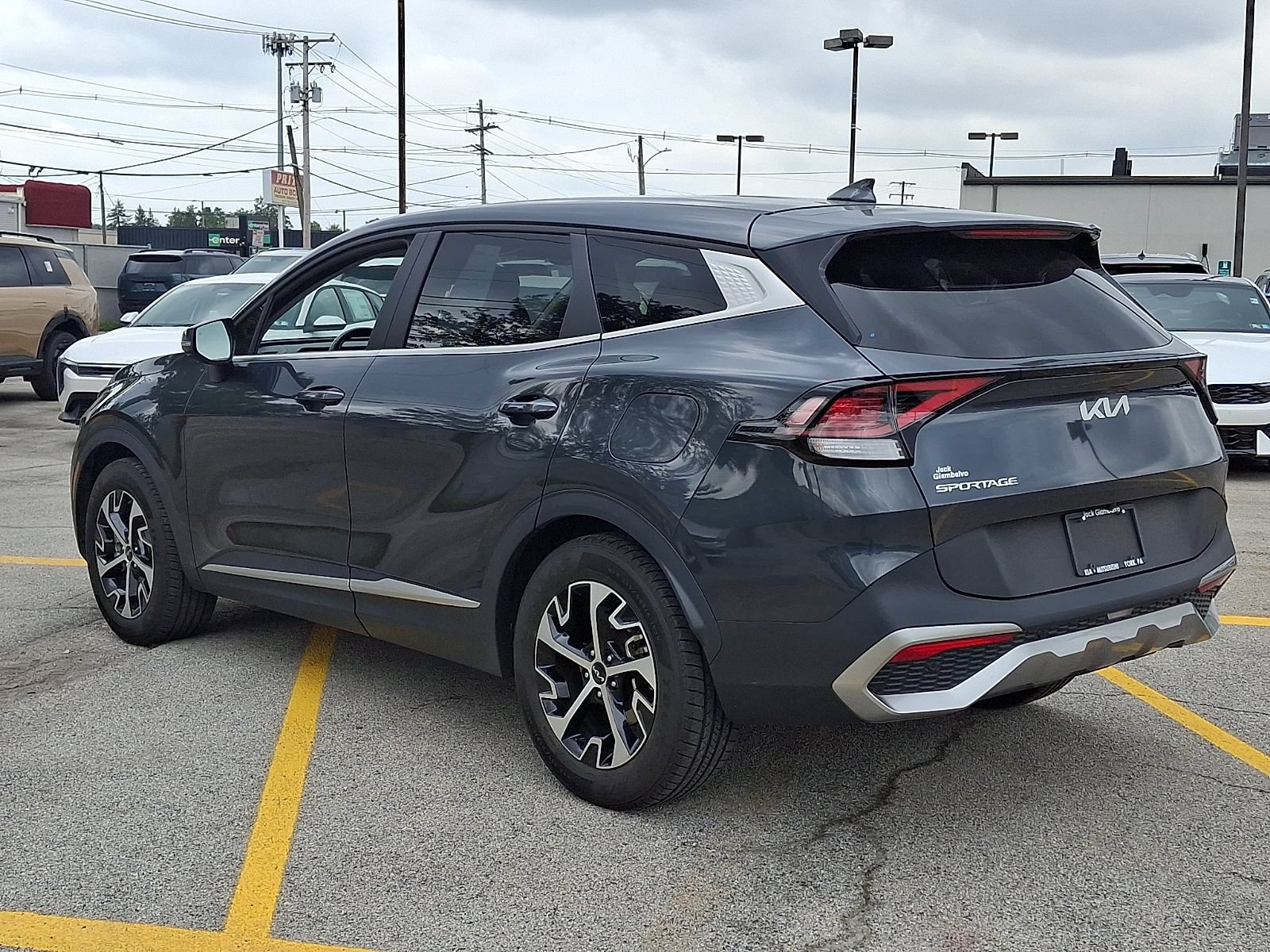 Used 2023 Kia Sportage EX FWD image 4