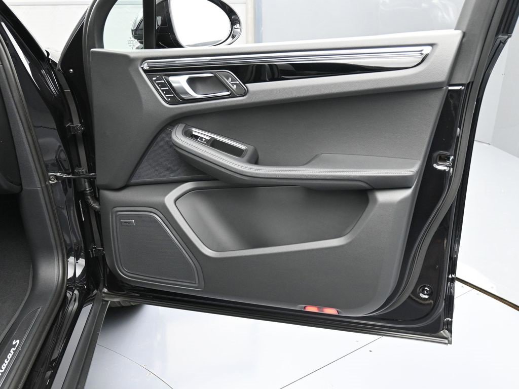 New 2026 Porsche Macan S image 29