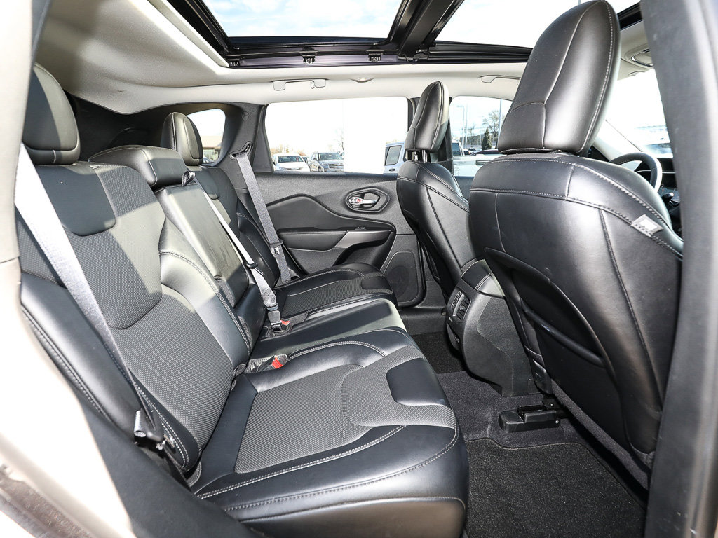 Used 2022 Jeep Cherokee Latitude Lux w/ Sun & Sound Group image 21