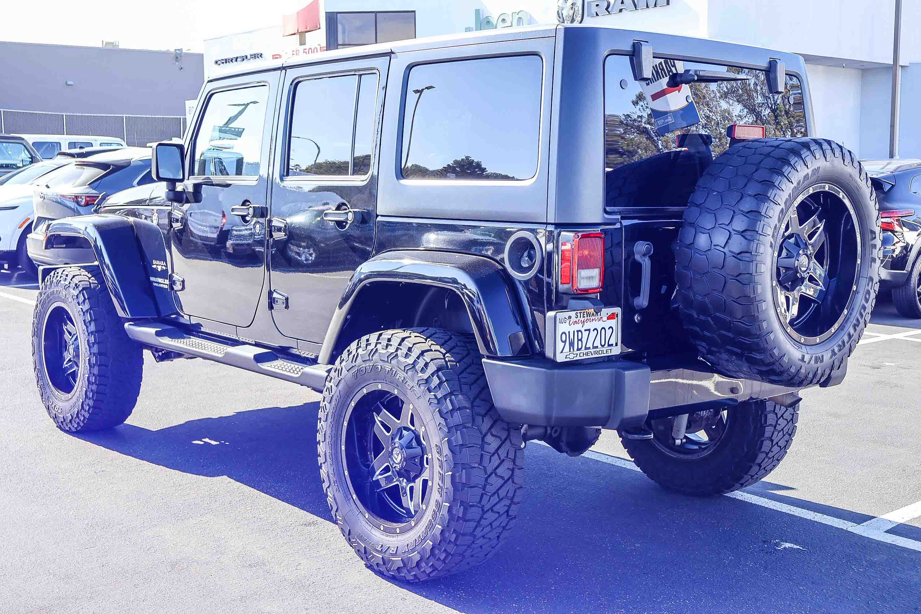 Used 2016 Jeep Wrangler Unlimited Sahara w/ Connectivity Group image 19