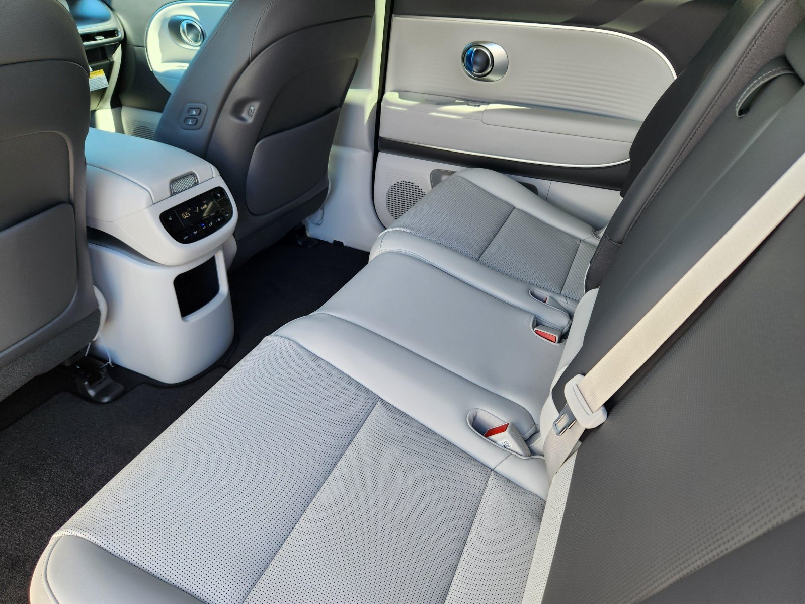 New 2026 Hyundai Ioniq 9 SEL AWD/4WD image 10