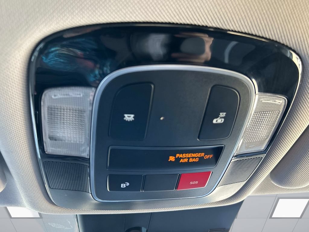 Used 2025 Hyundai Sonata SEL FWD image 31