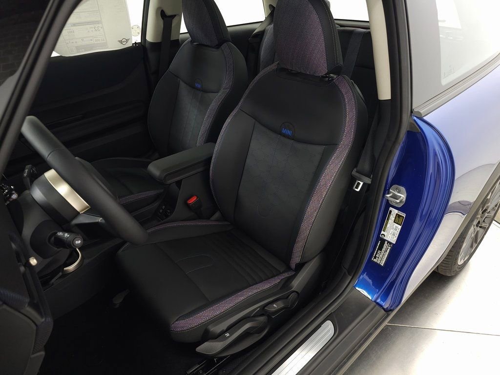 Used 2025 MINI Cooper S image 11