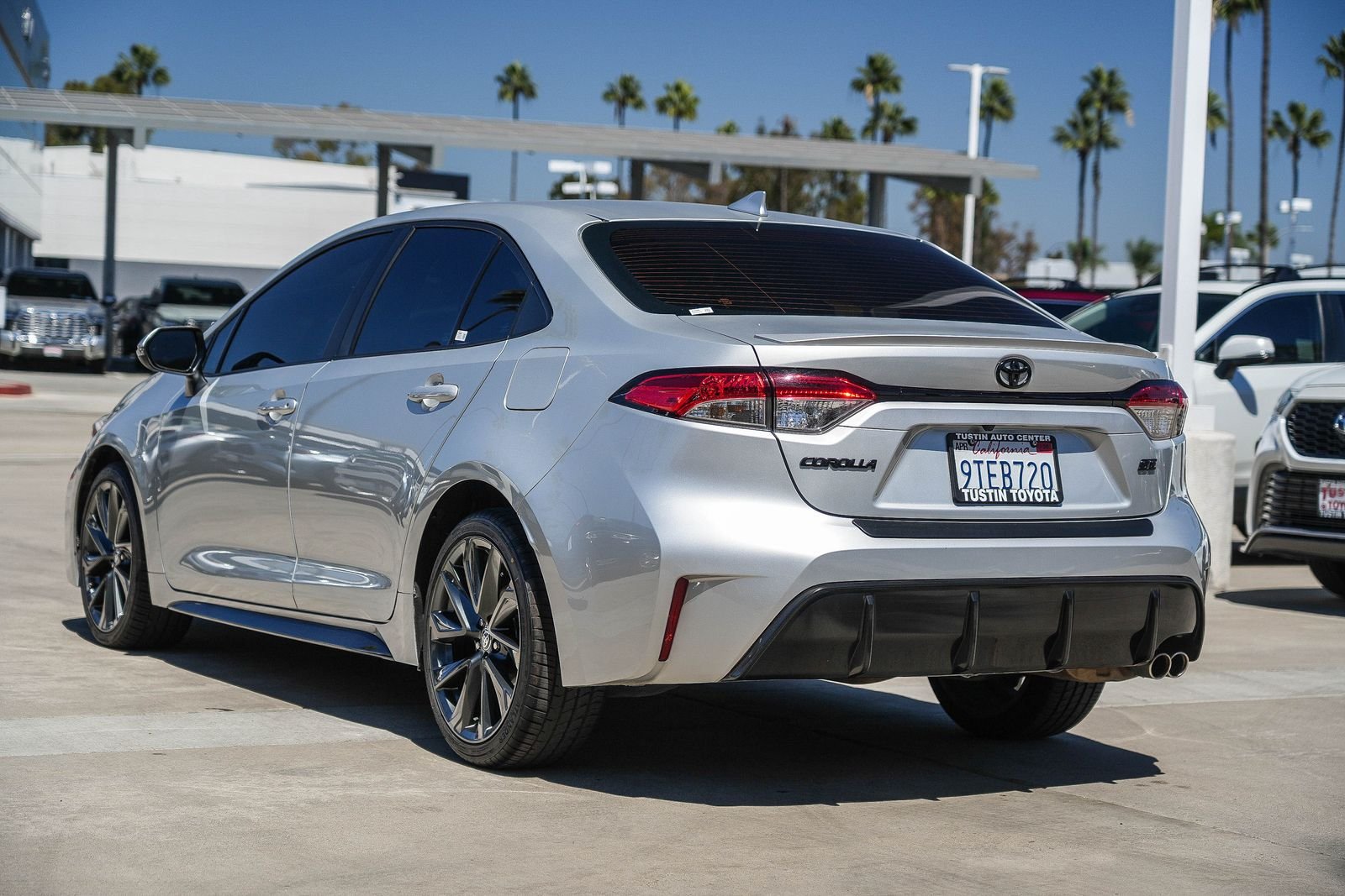 Certified 2025 Toyota Corolla SE w/ SE Premium Package FWD image 8