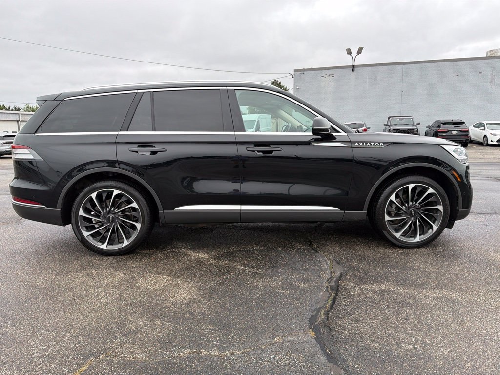 Used 2023 Lincoln Aviator Reserve w/ Equipment Group 201A AWD/4WD image 6