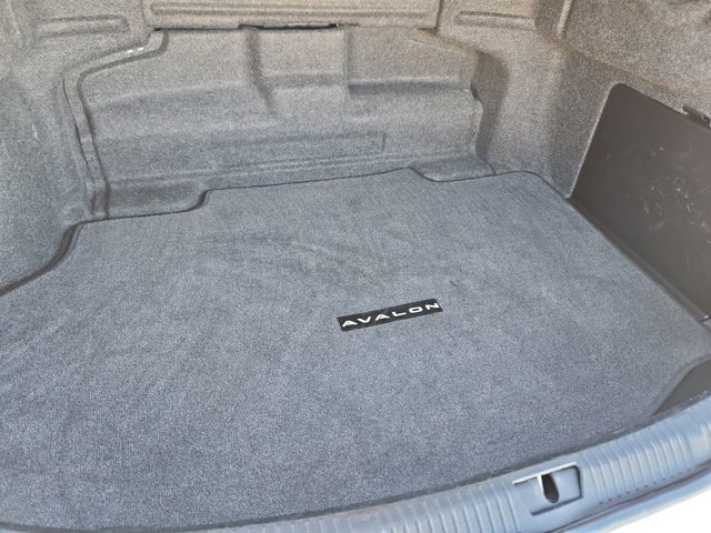 Used 2016 Toyota Avalon XLE Premium image 6