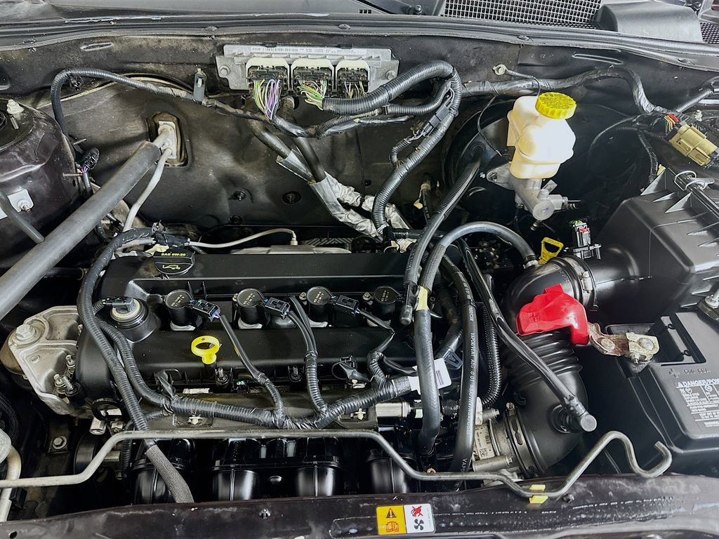 Used 2010 Ford Escape Limited image 29