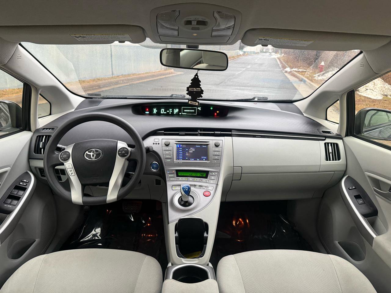 Used 2015 Toyota Prius Three image 21