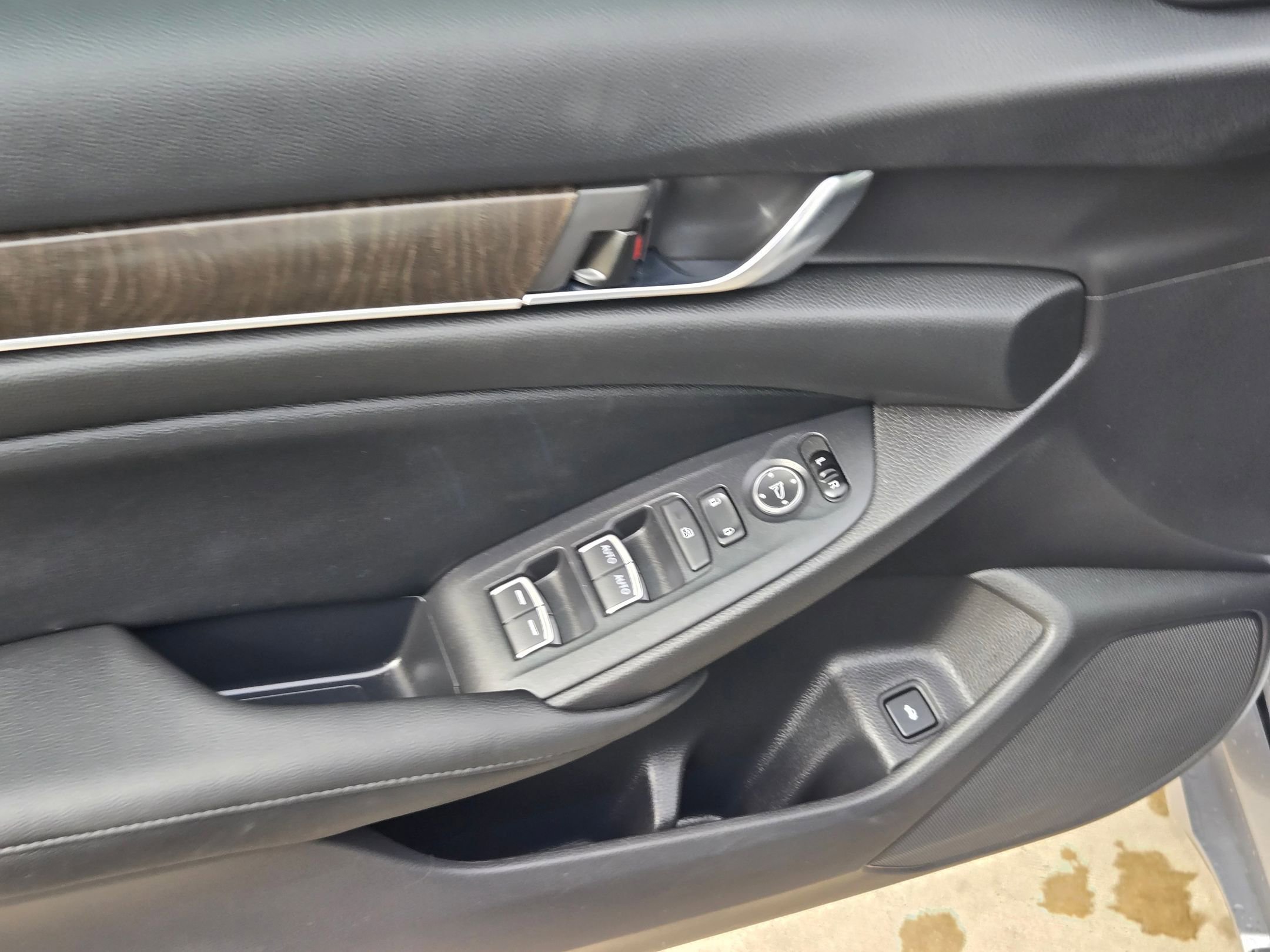 Used 2020 Honda Accord EX image 12