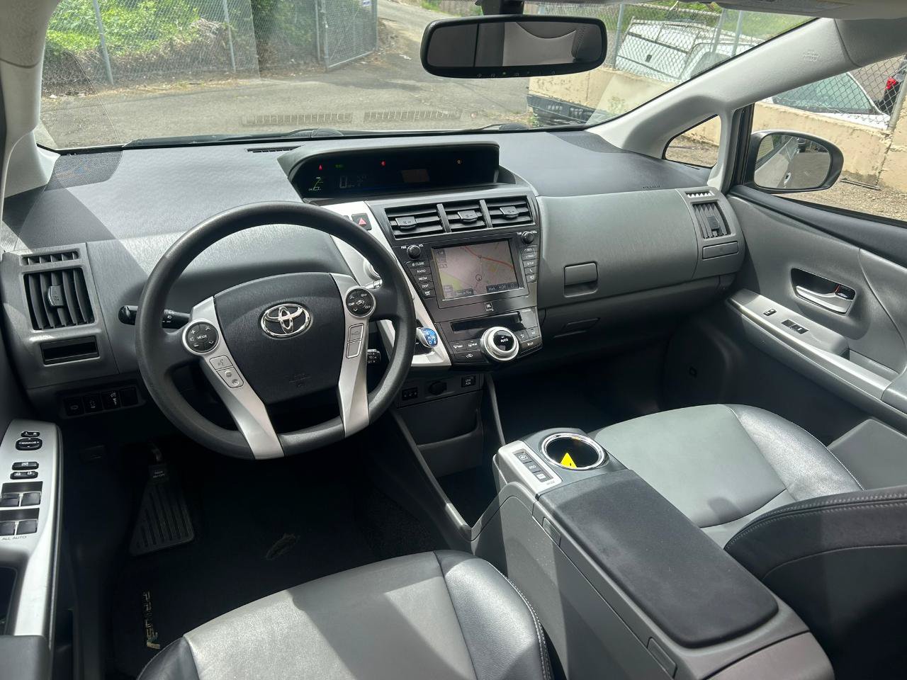 Used 2012 Toyota Prius V Five FWD image 12