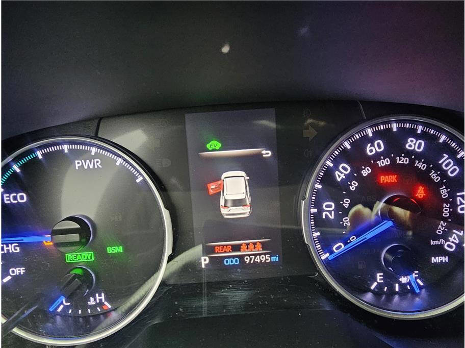 Used 2020 Toyota RAV4 XLE image 17