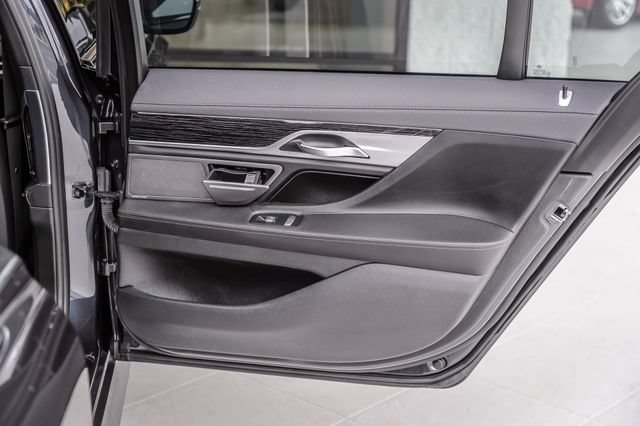 Used 2019 BMW 740i w/ M Sport Package RWD image 57
