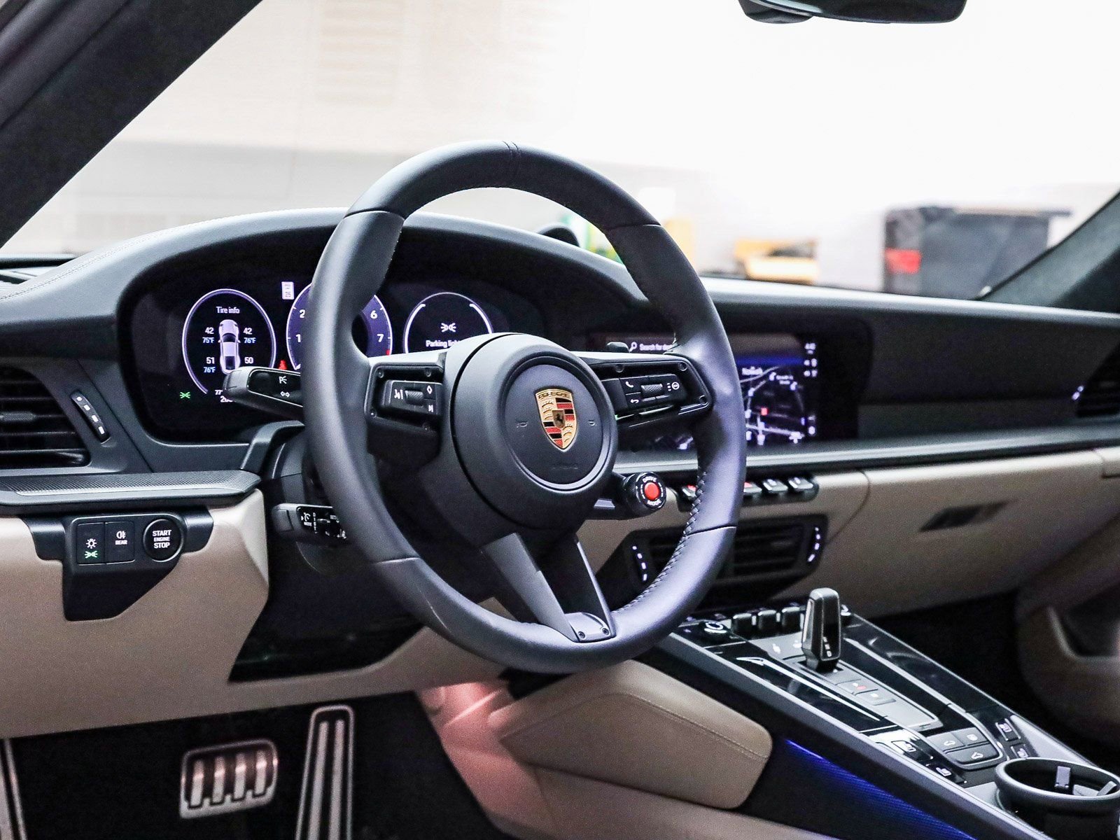 Used 2025 Porsche 911 Carrera 4 GTS image 18