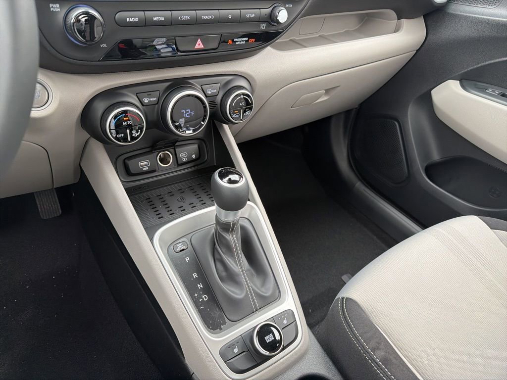 New 2026 Hyundai Venue SEL FWD image 27