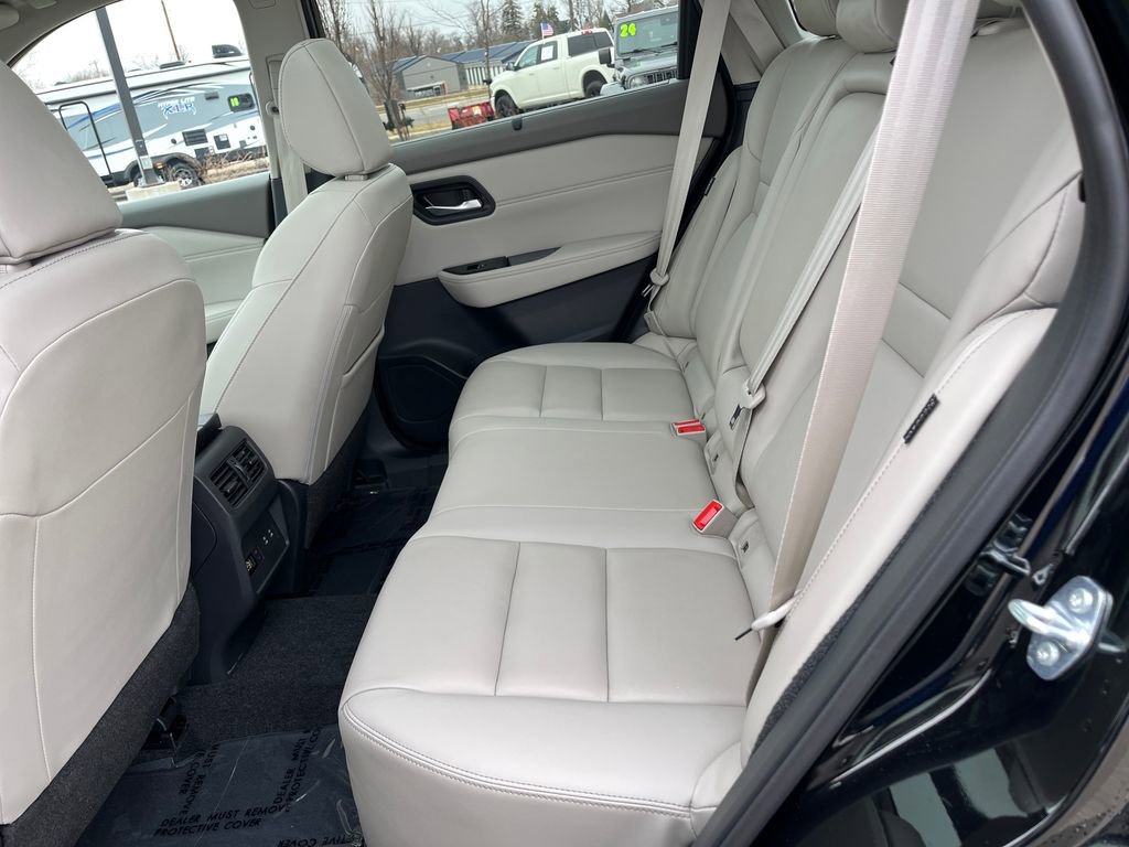 Used 2024 Nissan Rogue SL w/ SL Premium Package image 28