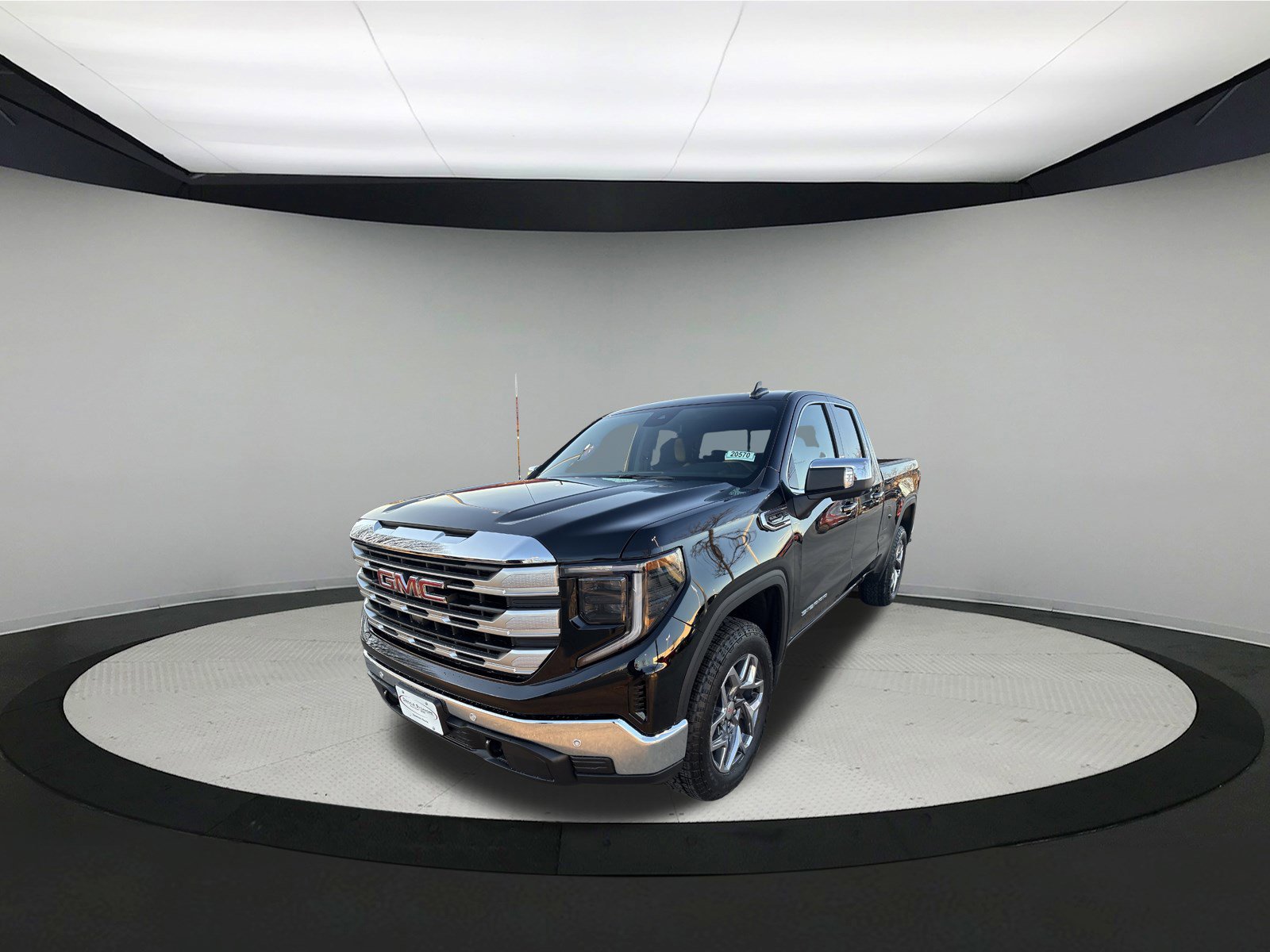 New 2026 GMC Sierra 1500 SLE image 3