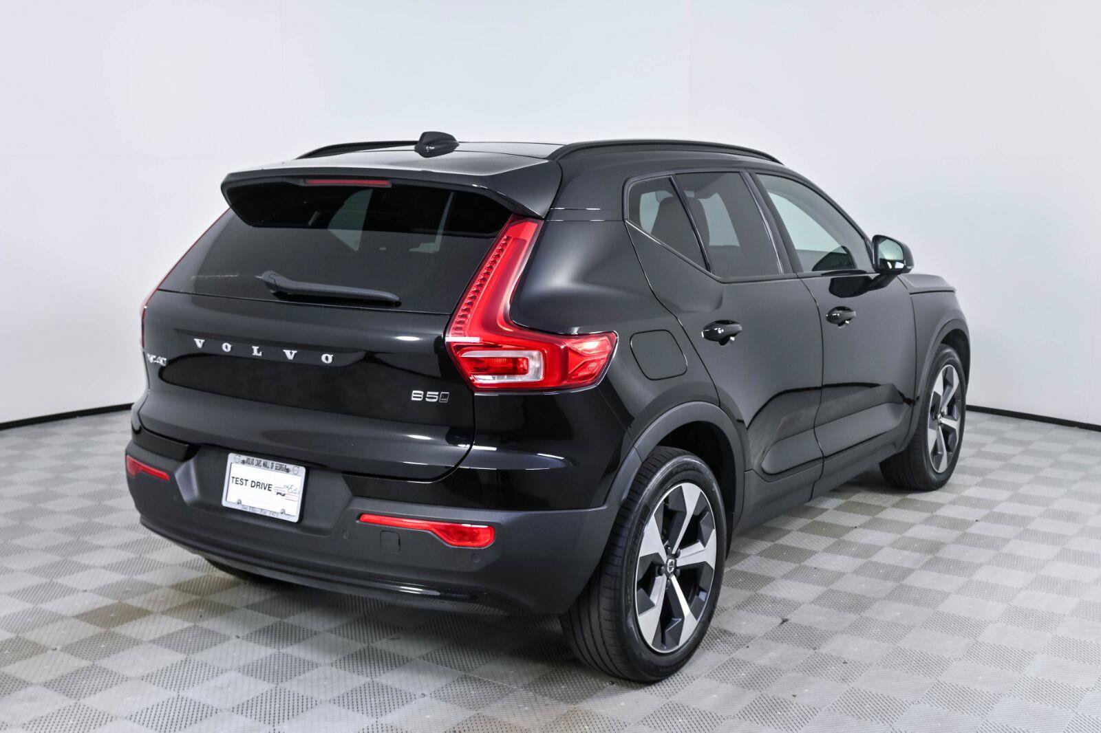 Used 2024 Volvo XC40 B5 Core w/ Protection Package Premier AWD/4WD image 26