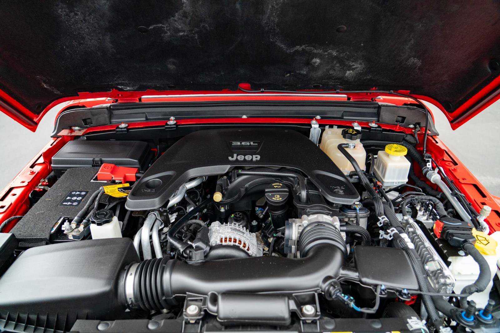 Used 2021 Jeep Gladiator Sport AWD/4WD image 29