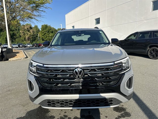 New 2025 Volkswagen Atlas Peak Edition SE image 8