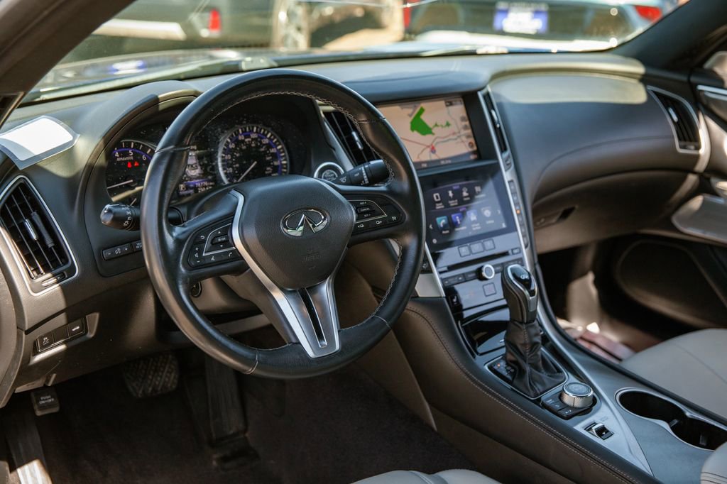 Used 2019 INFINITI Q60 3.0t Luxe w/ Essential Package image 10