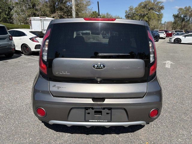 Used 2017 Kia Soul + image 3