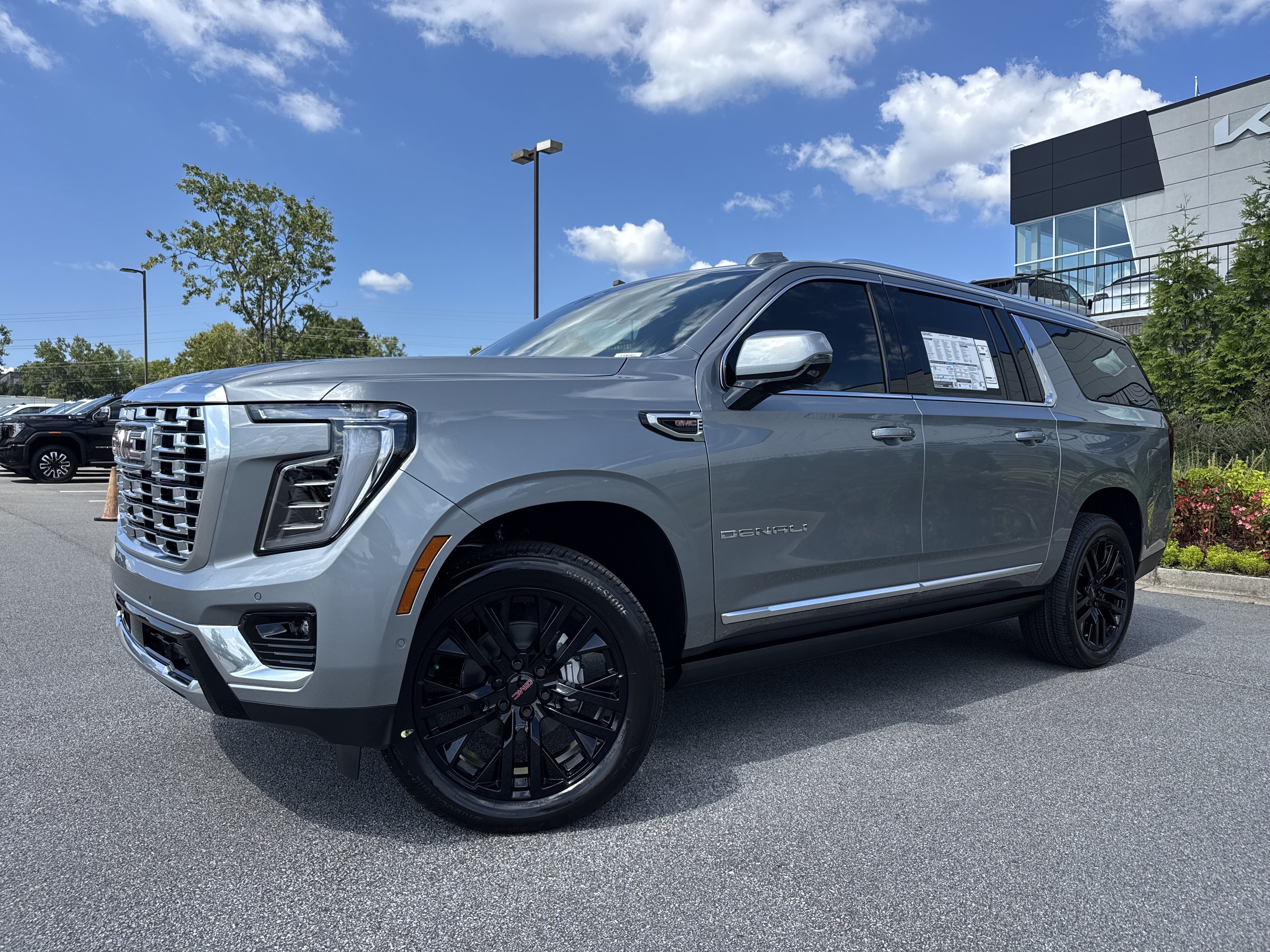 New 2026 GMC Yukon XL Denali w/ Sun & Power Step Package AWD/4WD image 5