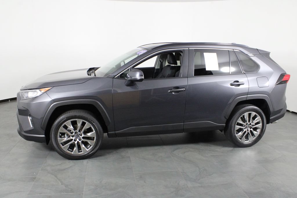 Used 2019 Toyota RAV4 XLE Premium w/ Cold Weather Package FWD image 13