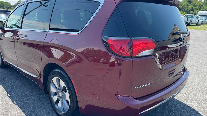 Used 2018 Chrysler Pacifica Limited w/ Advanced Safetytec Group FWD image 19