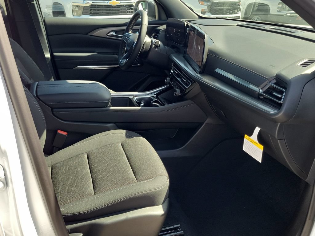 New 2026 Chevrolet Traverse LT w/ Midnight/Sport Edition FWD image 16