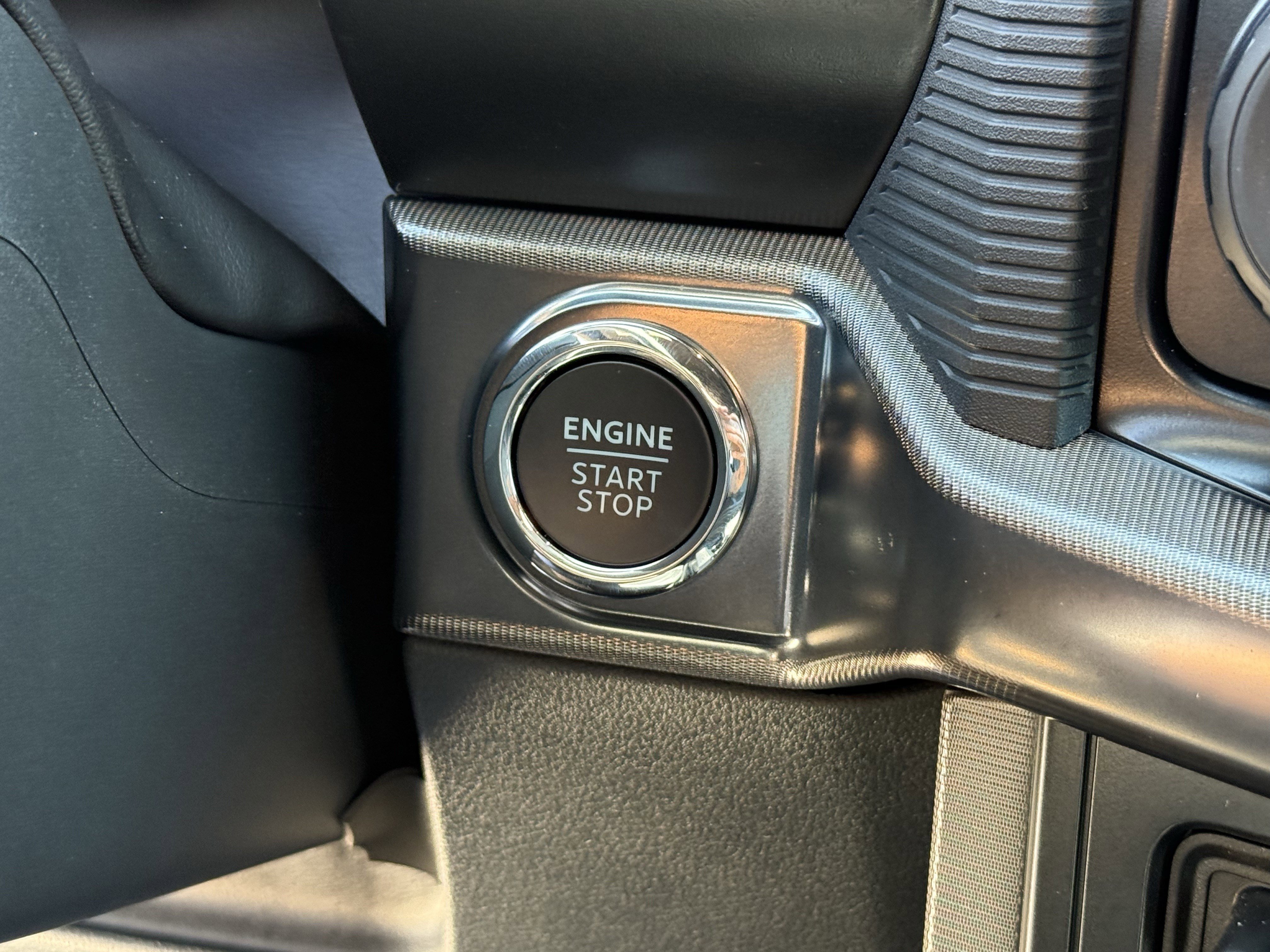 Used 2025 Ford F150 Platinum w/ Equipment Group 702A High image 27