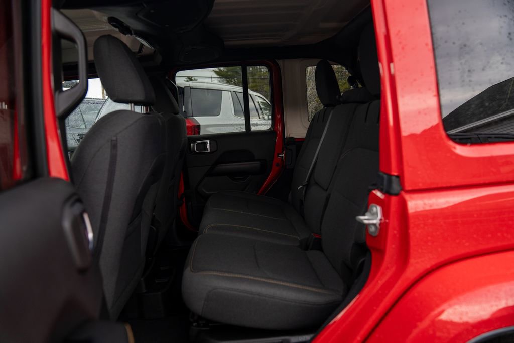 Used 2024 Jeep Wrangler Unlimited Sahara w/ Safety Group image 17