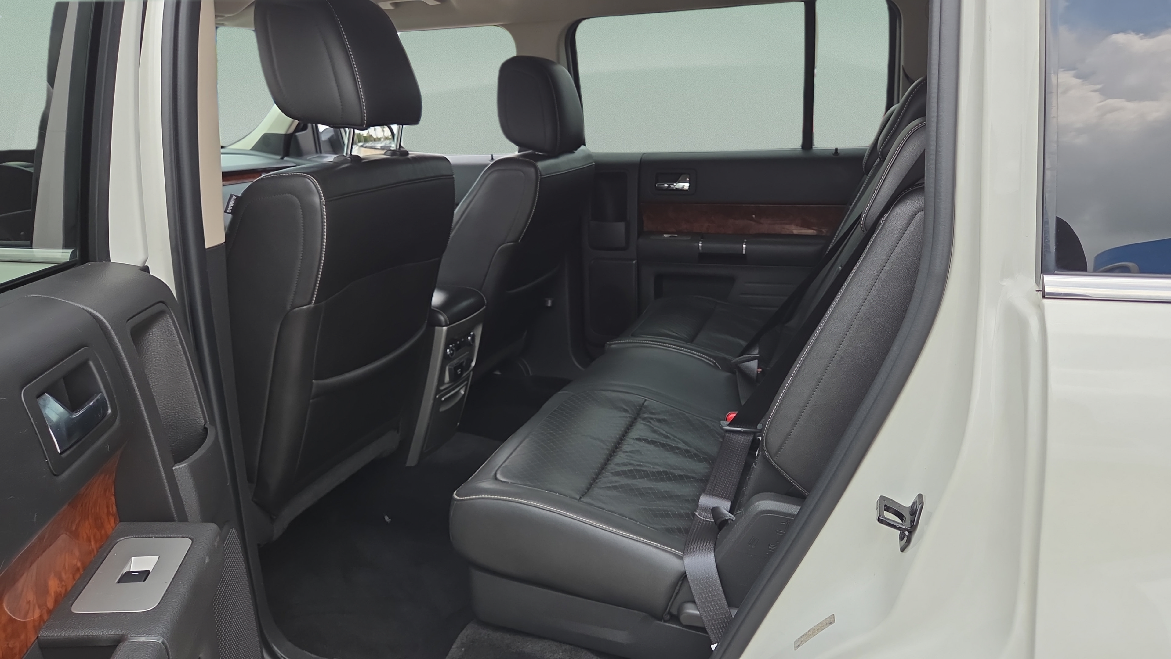 Used 2010 Ford Flex Limited FWD image 11