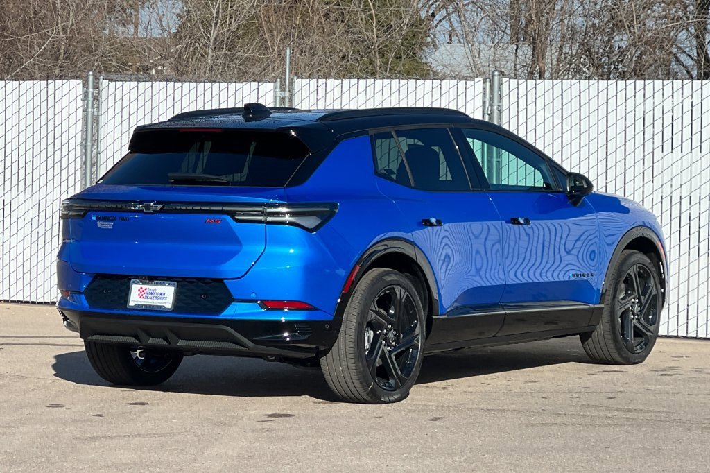 New 2026 Chevrolet Equinox EV RS image 4