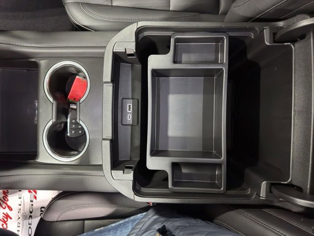 Used 2024 Chevrolet Tahoe Z71 w/ Luxury Package image 32