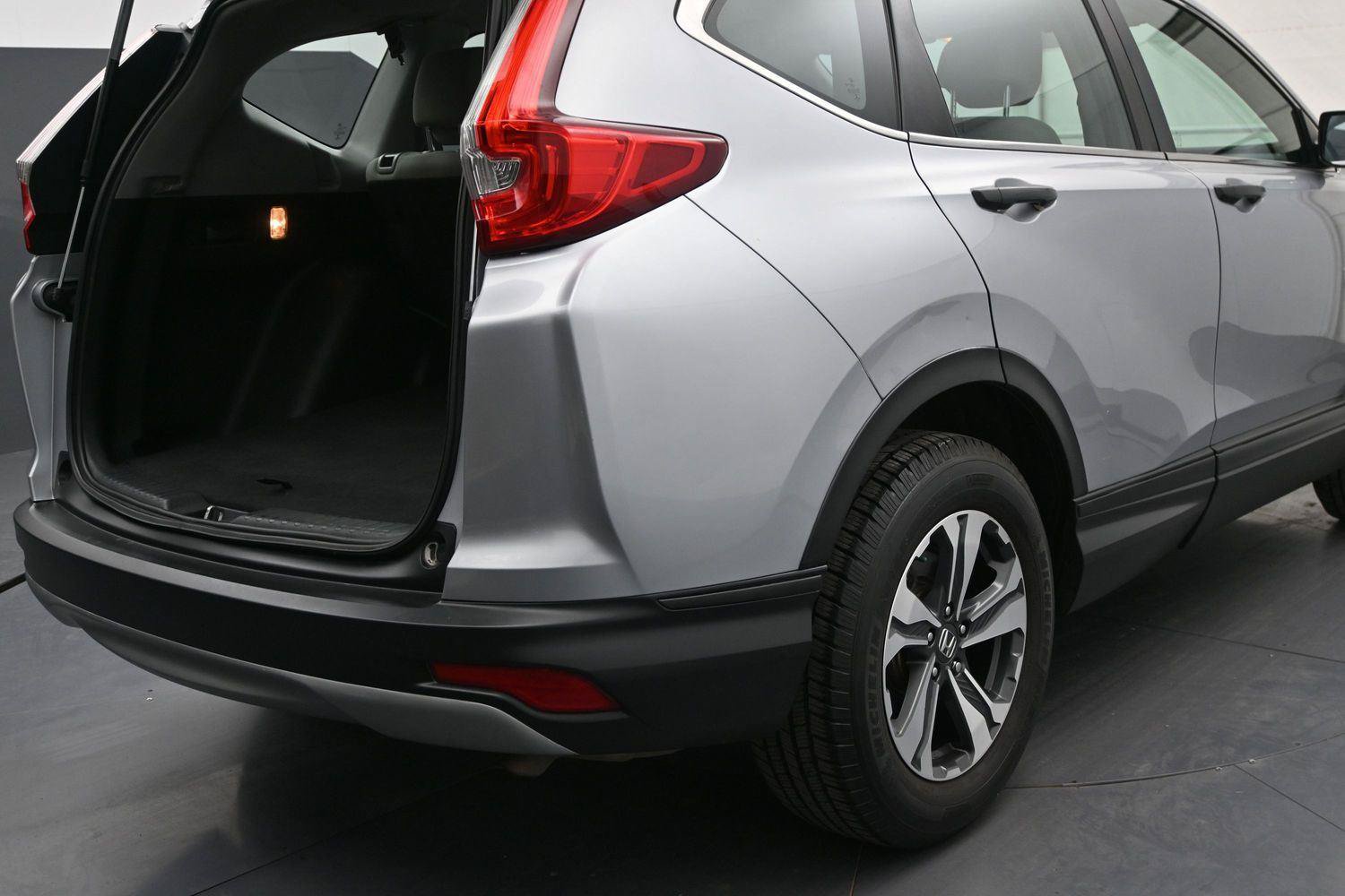 Used 2019 Honda CR-V LX image 12