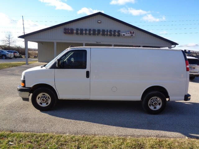 Used 2021 GMC Savana 2500 w/ Driver Convenience Package image 2