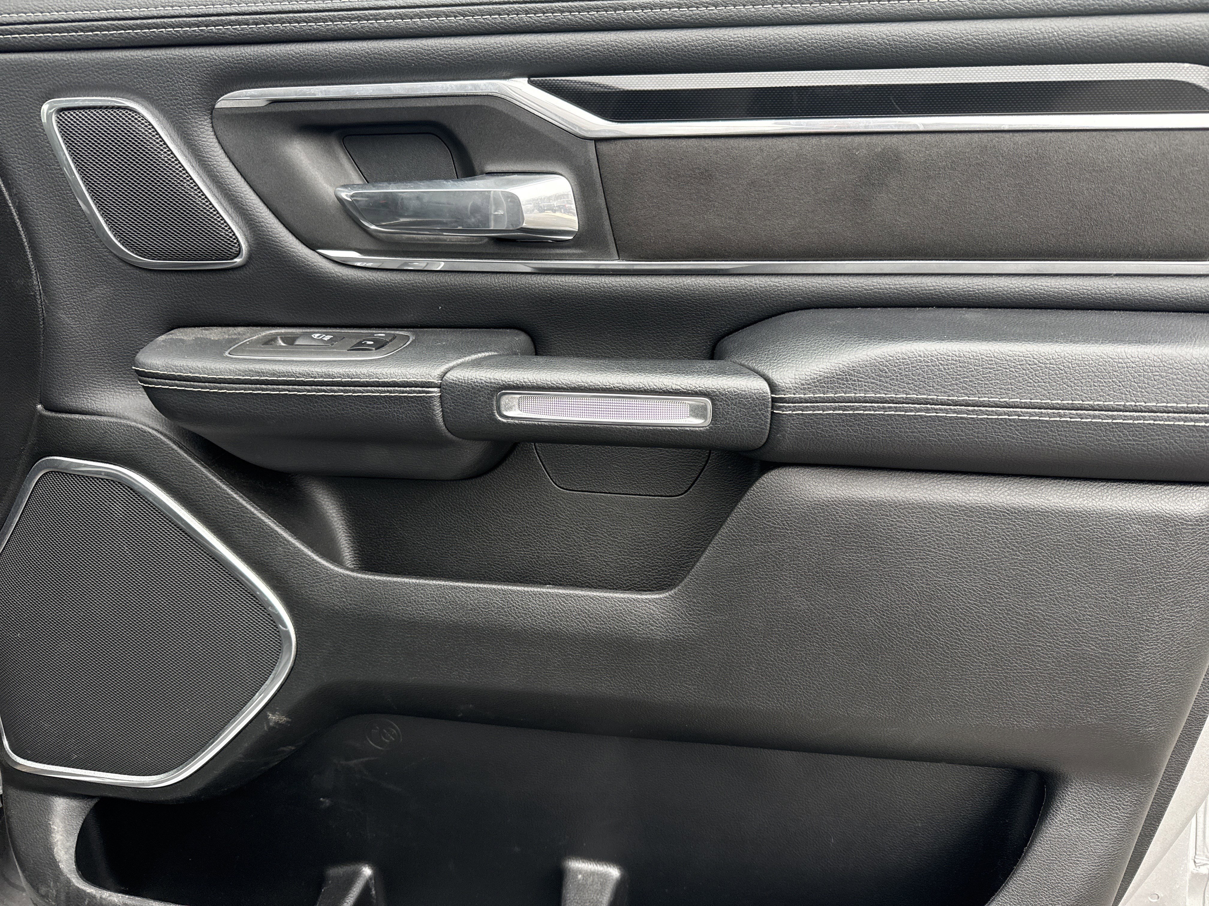 Used 2022 RAM 1500 Laramie image 13