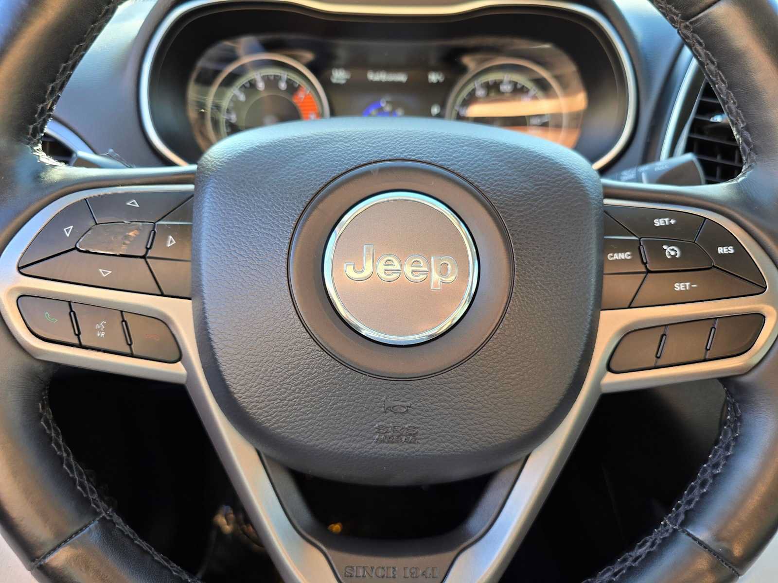 Used 2019 Jeep Cherokee Limited FWD image 23