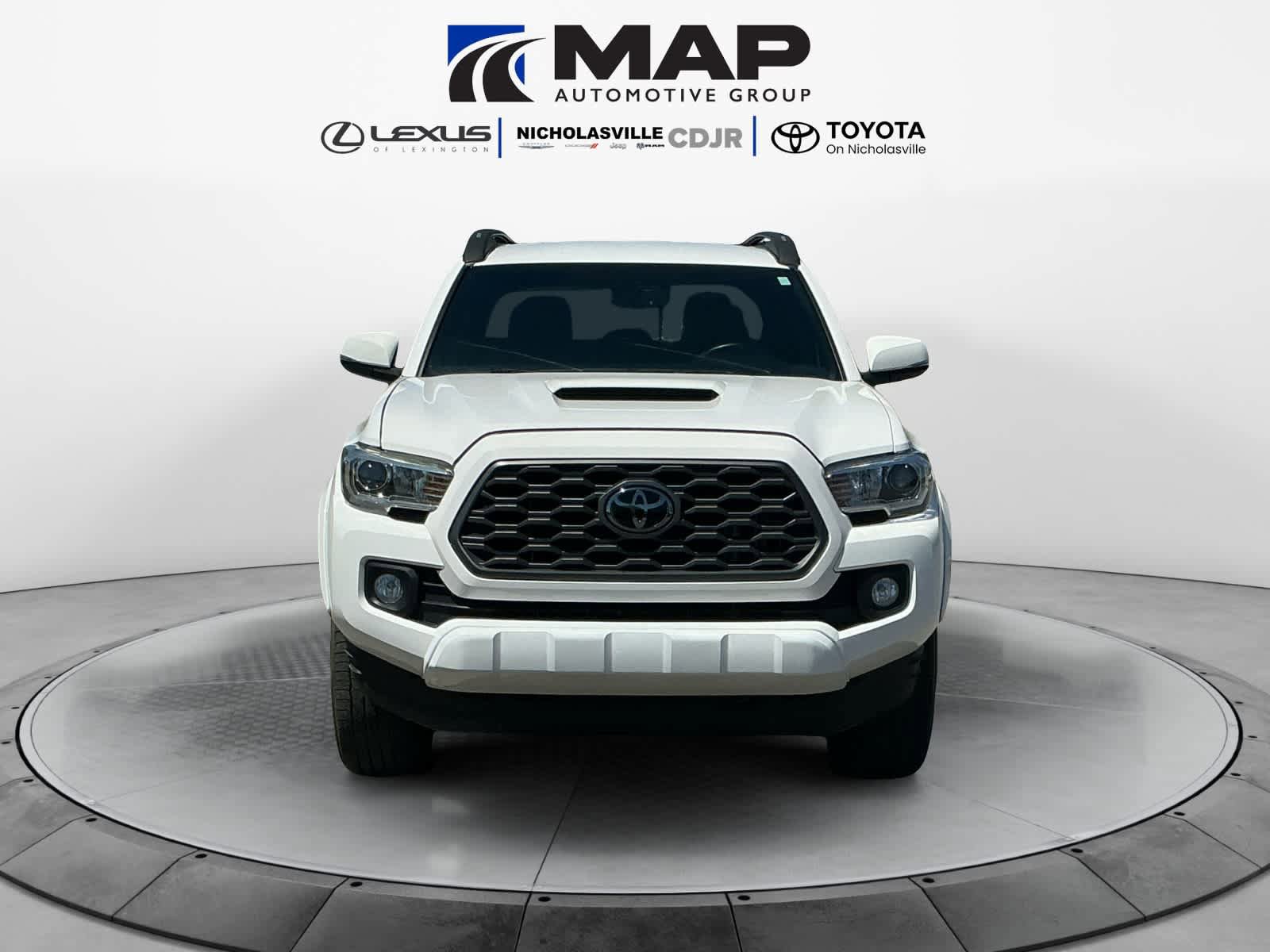 Used 2023 Toyota Tacoma TRD Sport AWD/4WD image 8