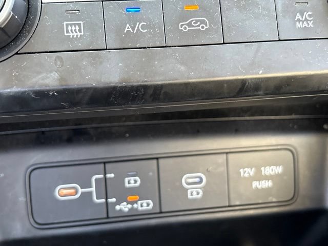 Used 2025 Hyundai Tucson SE AWD/4WD image 16