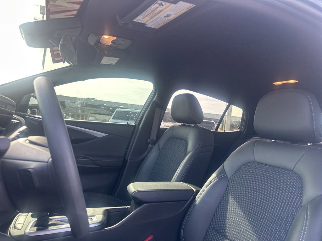 Used 2025 Buick Envista Preferred image 31