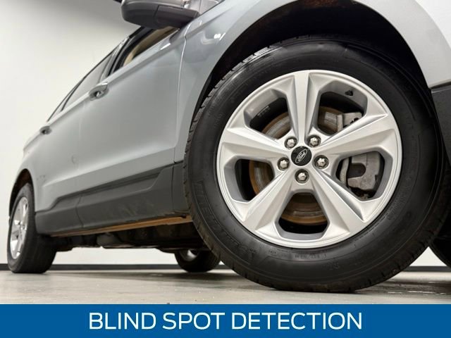 Used 2024 Ford Edge SE image 2
