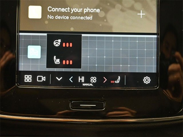 Used 2024 Volvo XC40 B5 Plus w/ Climate Package image 22