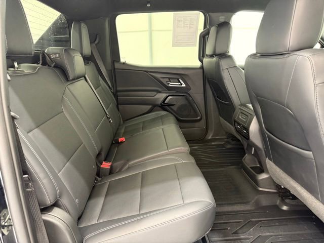 Used 2025 Chevrolet Silverado EV LT AWD/4WD image 27