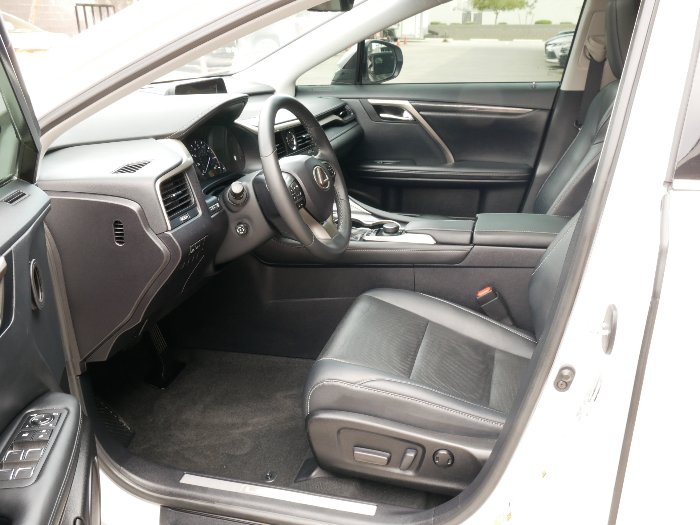 Used 2019 Lexus RX 350 FWD w/ Accessory Package image 4
