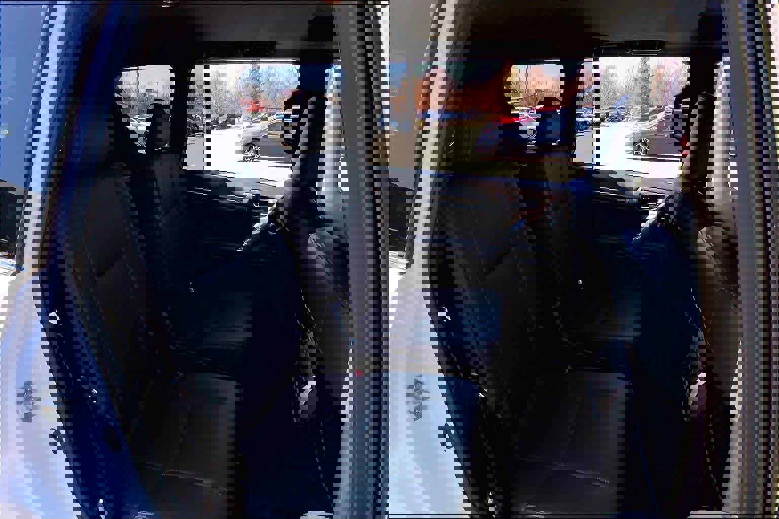 Used 2023 Lexus GX 460 Premium w/ Accessory Package image 20