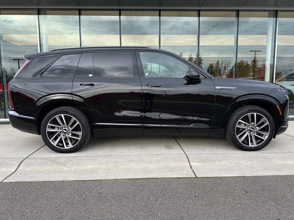 Used 2026 Cadillac Vistiq Sport image 6