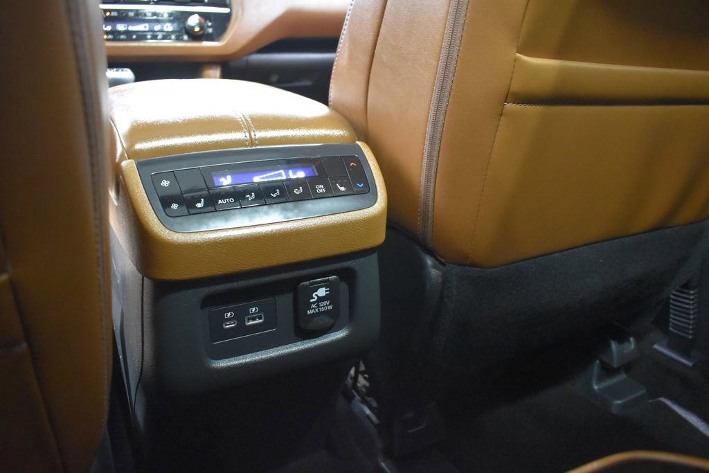 Used 2023 Nissan Pathfinder Platinum image 35