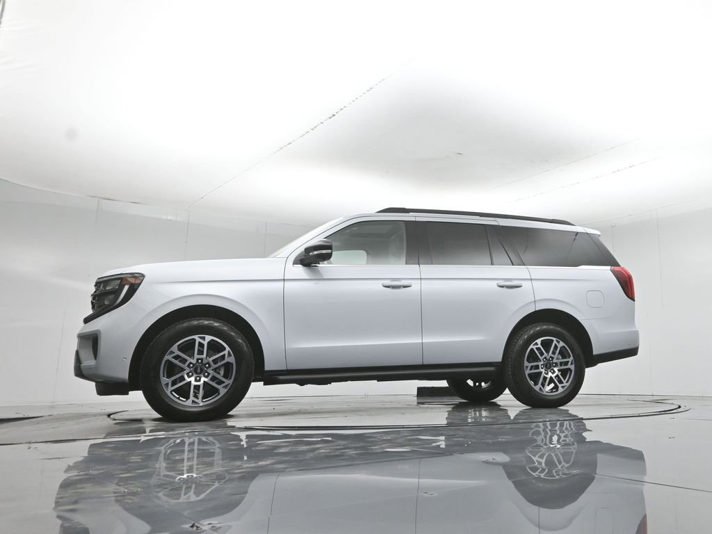 Used 2025 Ford Expedition Active AWD/4WD image 58